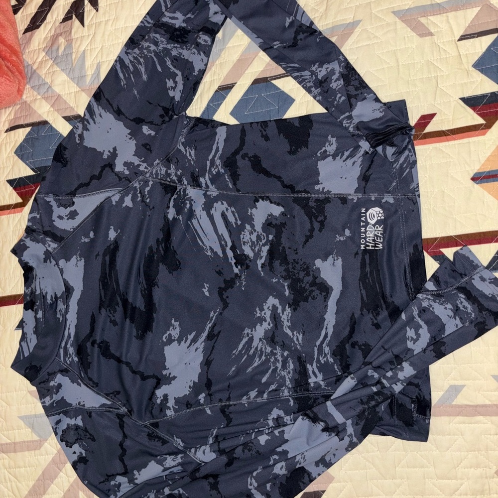 Mountain Hardwear Long Sleeve Tee - Black and Gray